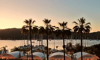 Yacht Classic Hotel - Boutique Class