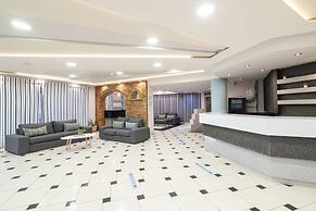 Karras Hotel