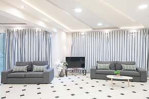 Karras Hotel
