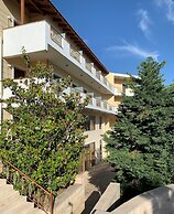 Parnis Palace Hotel Suites