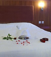 Parnis Palace Hotel Suites