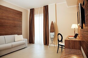 SHotel