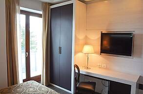 SHotel