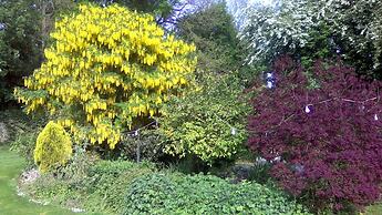 Newburgh House Bed & Breakfast