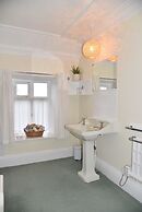 Newburgh House Bed & Breakfast