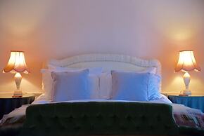 Newburgh House Bed & Breakfast