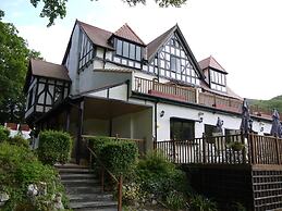 Craig-y-Dderwen Riverside Hotel