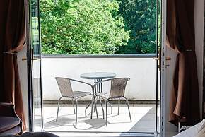 Craig-y-Dderwen Riverside Hotel