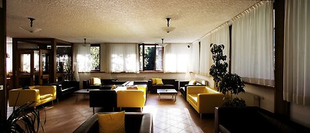 Hotel Alaska