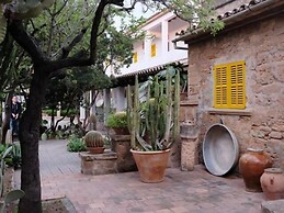 Hostal Residència Catalina Vera