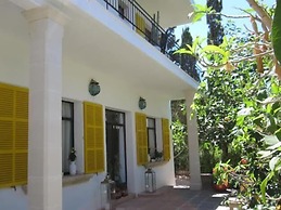 Hostal Residència Catalina Vera