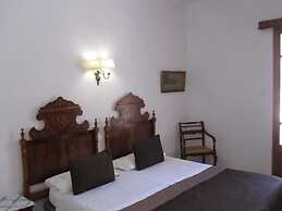 Hostal Residència Catalina Vera