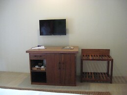 Bluewater Maribago Beach Resort