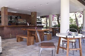 Bluewater Maribago Beach Resort