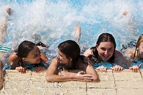 Golden Coast Hotel & Bungalows - All Inclusive