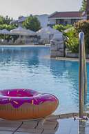 Golden Coast Hotel & Bungalows - All Inclusive