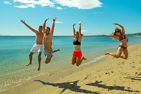 Golden Coast Hotel & Bungalows - All Inclusive