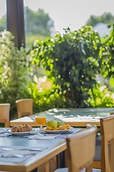 Golden Coast Hotel & Bungalows - All Inclusive