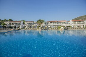Golden Coast Hotel & Bungalows - All Inclusive