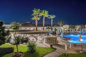 Golden Coast Hotel & Bungalows - All Inclusive