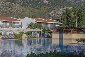 Golden Coast Hotel & Bungalows - All Inclusive