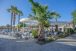 Golden Coast Hotel & Bungalows - All Inclusive