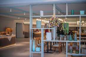 Golden Coast Hotel & Bungalows - All Inclusive