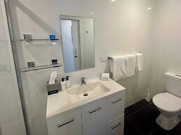 Lakeview Motel & Apartments