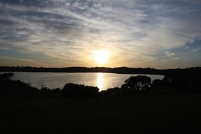 Lakeview Motel & Apartments