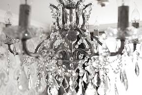 Virginia Court Hotel