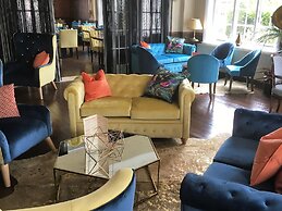 Virginia Court Hotel