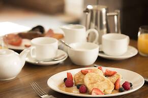 Virginia Court Hotel