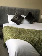 Virginia Court Hotel