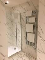 Virginia Court Hotel