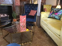 Virginia Court Hotel