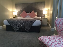 Virginia Court Hotel