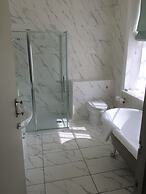 Virginia Court Hotel