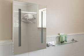 Virginia Court Hotel