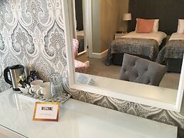 Virginia Court Hotel