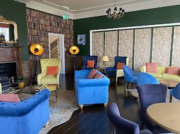 Virginia Court Hotel