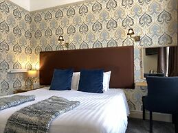 Virginia Court Hotel