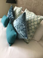 Virginia Court Hotel