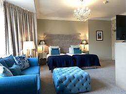 Virginia Court Hotel