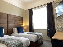 Virginia Court Hotel