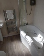 The Moelwyn Hotel & Restaurant