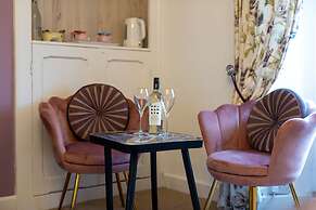 Holly Lodge Guest House