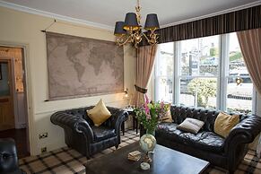 Holly Lodge Guest House