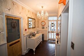 Holly Lodge Guest House