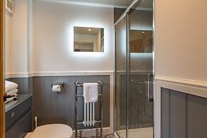 Holly Lodge Guest House