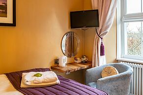 Holly Lodge Guest House